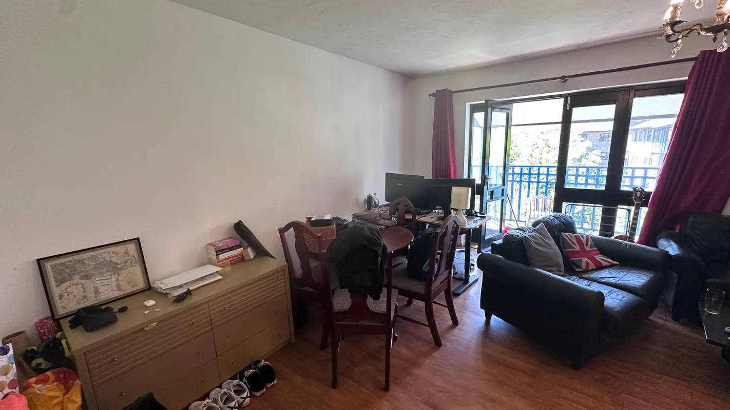 Flat Landons Close in Greater London