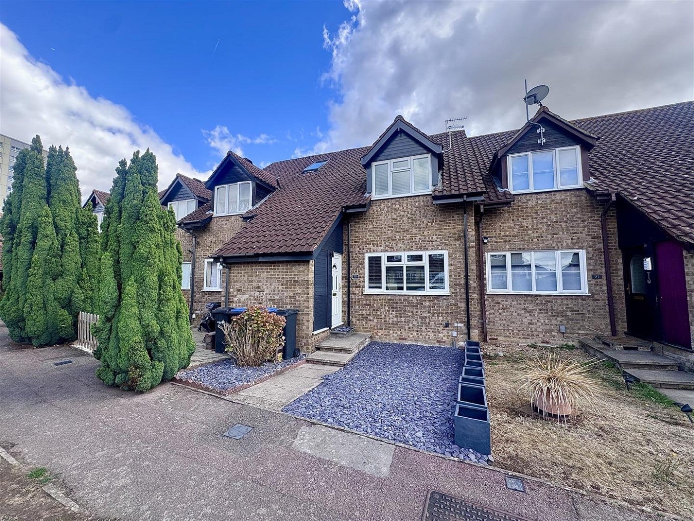 House Mahon Close in Greater London