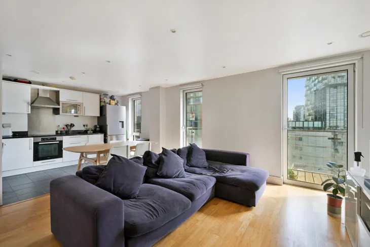 Flat Cassilis Road in Greater London