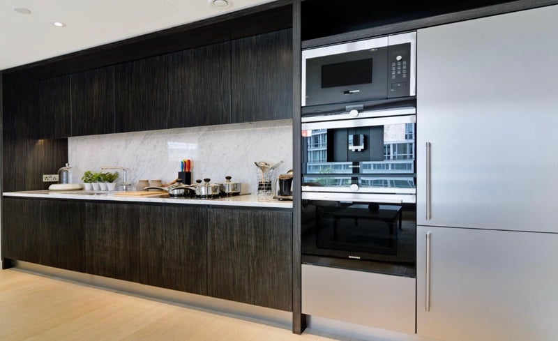 Room Biscayne Avenue in Greater London