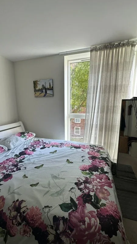 Flat Alvey Street in Greater London