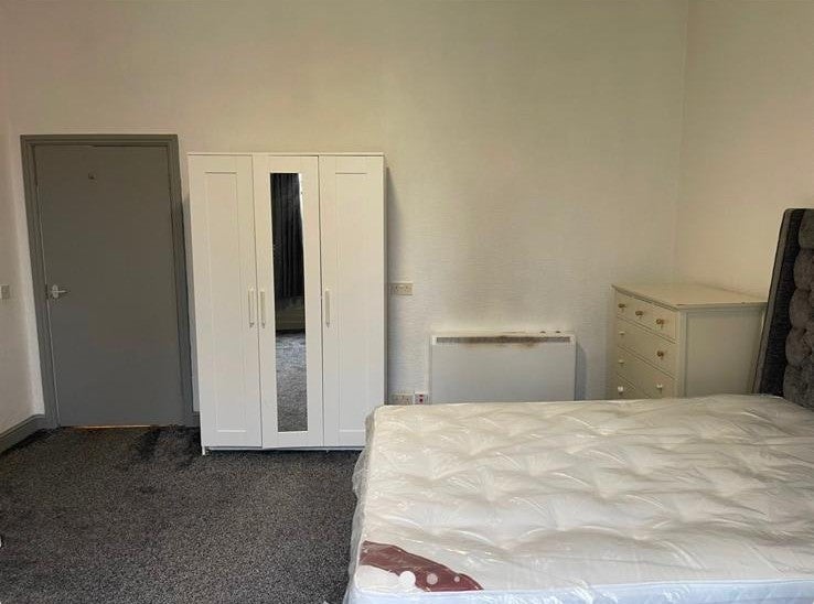 Room Range Road in Manchester