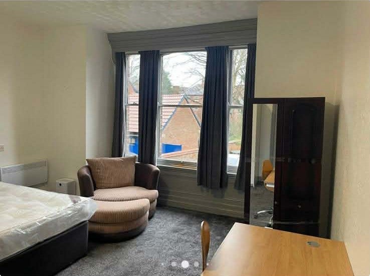 Room Range Road in Manchester