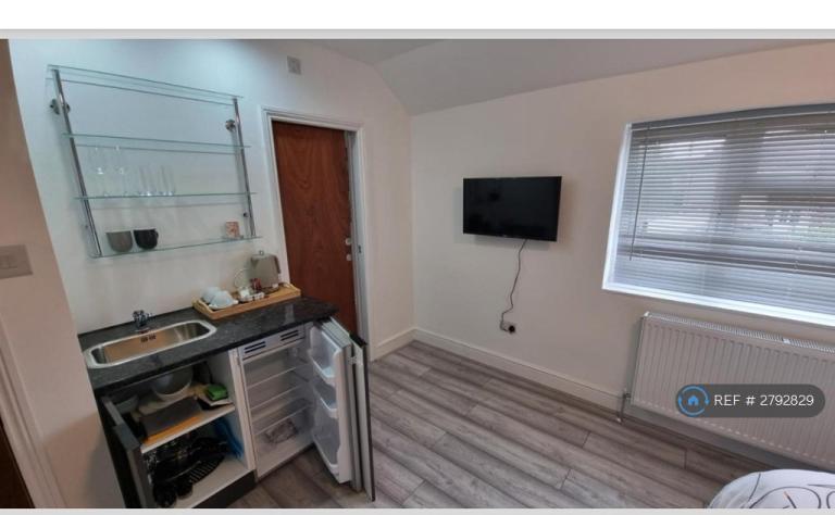Room King's Road in St Albans