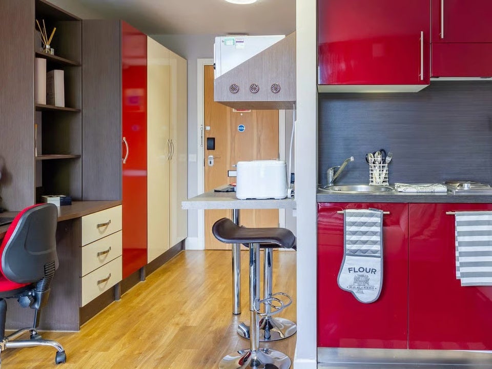 Flat Hawley Crescent in Greater London