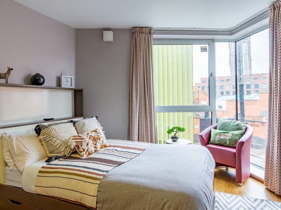 Flat Hawley Crescent in Greater London