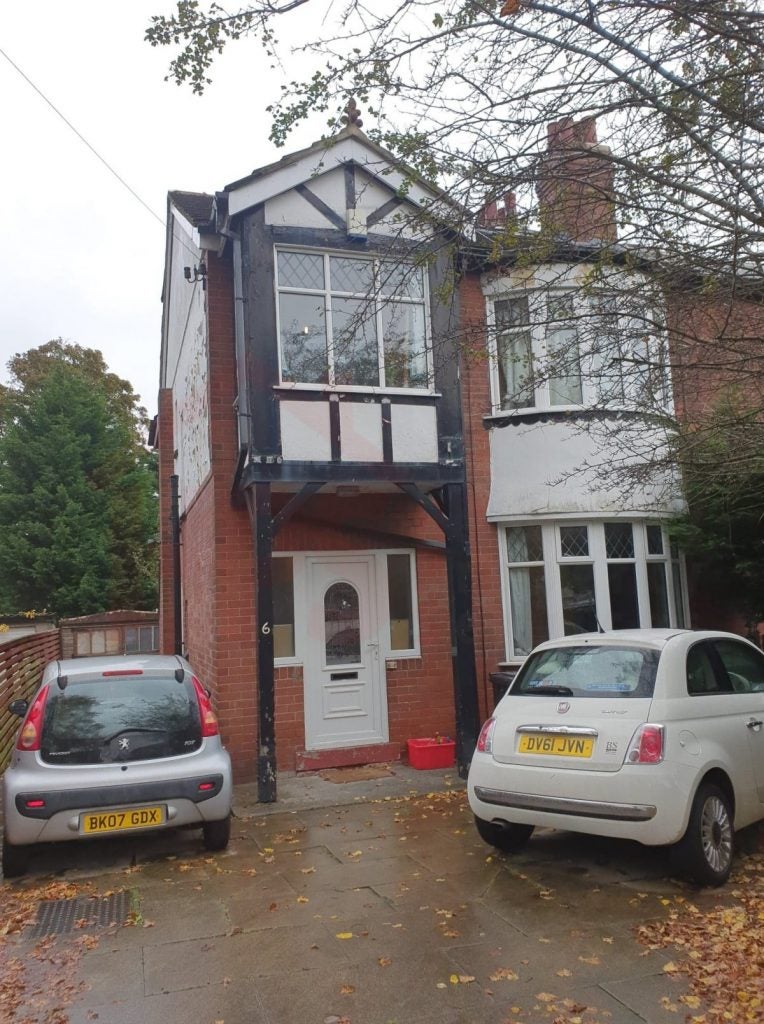 House Becketts Park Drive in Leeds