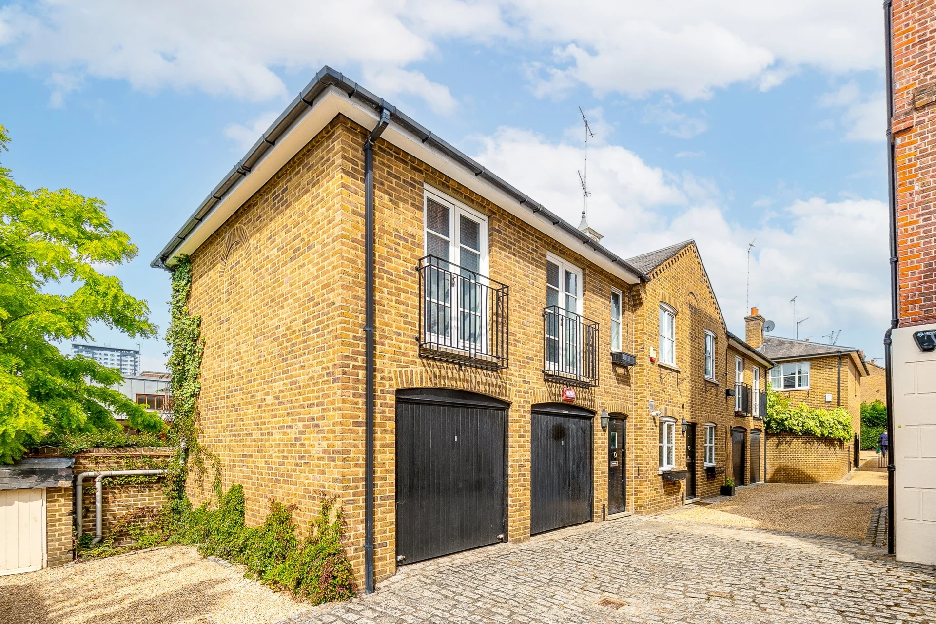 Flat Old York Road in Greater London