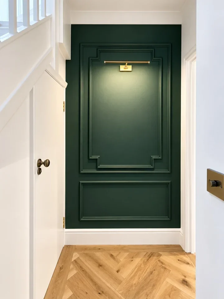 Room Gunnersbury Avenue in Greater London