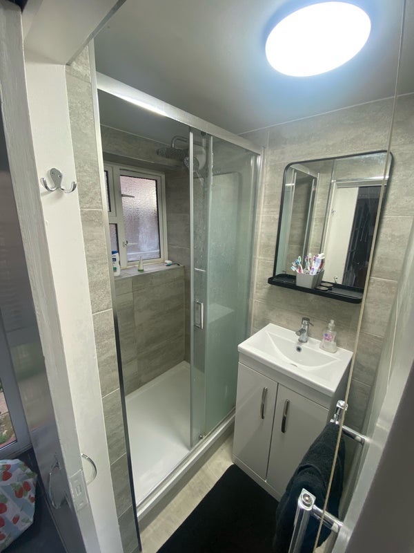 Room Parkhouse Street in Greater London