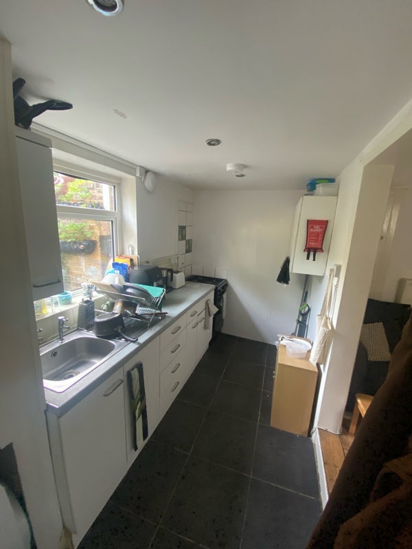 Room Parkhouse Street in Greater London