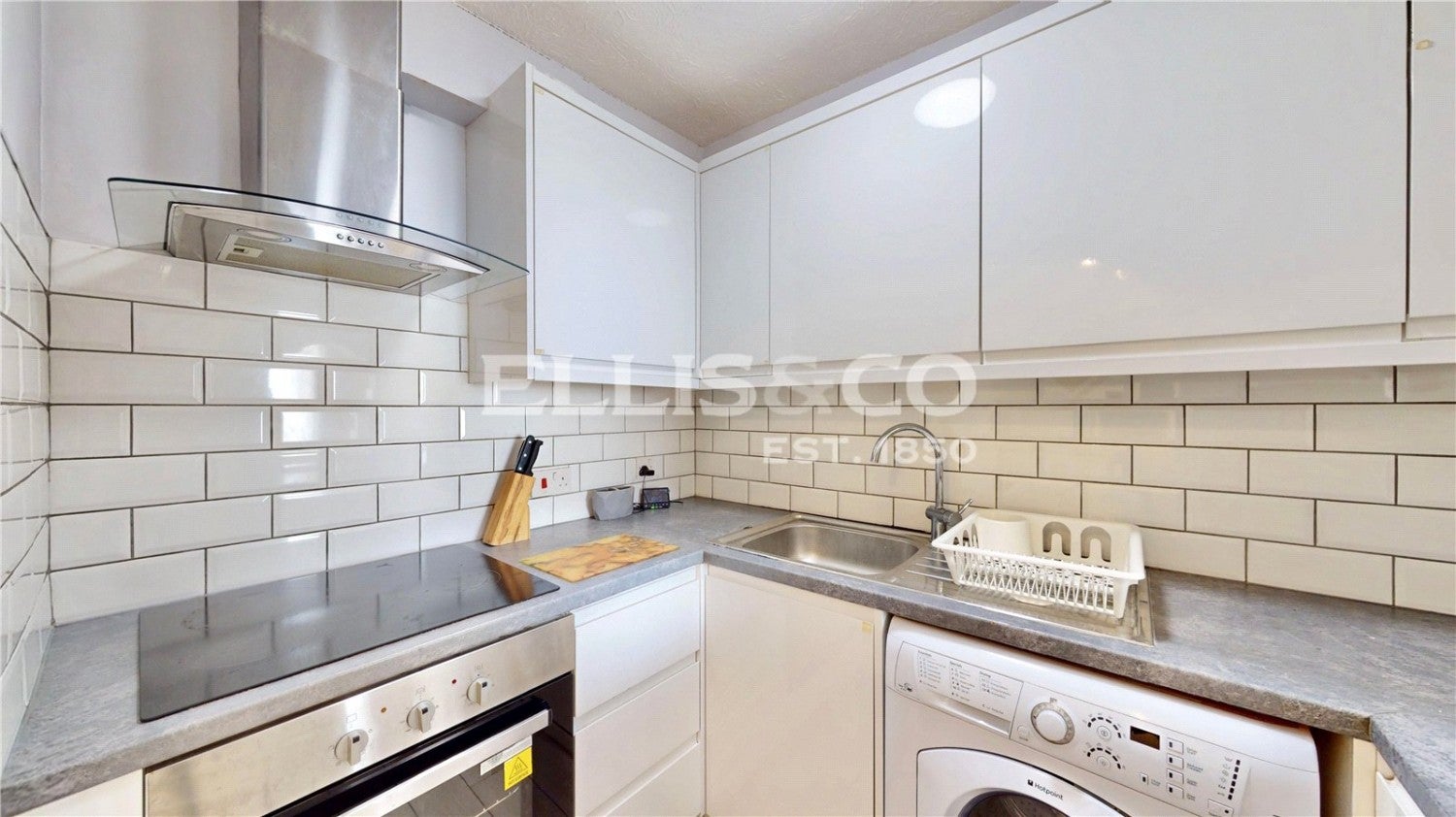 Flat Sovereign Grove in Greater London
