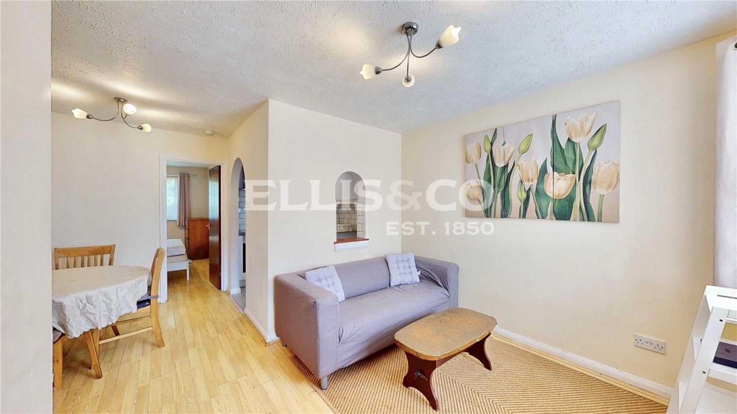 Flat Sovereign Grove in Greater London