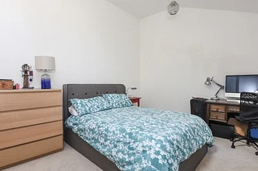 Flat Lochaber Road in Greater London