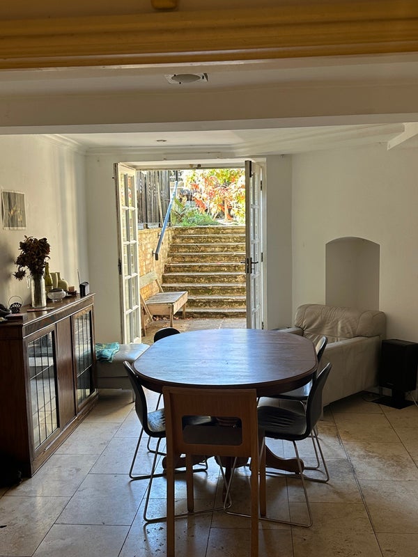 Room Grove Lane in Greater London