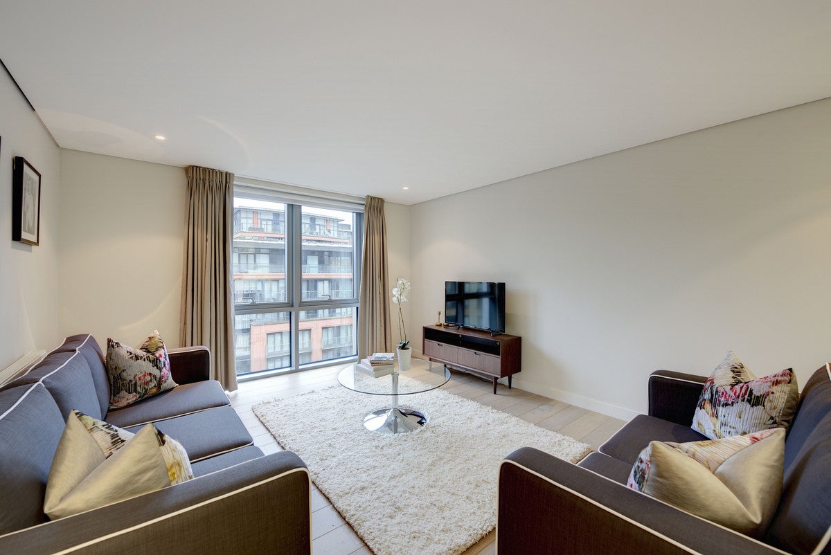 Flat Harbet Road in City of Westminster