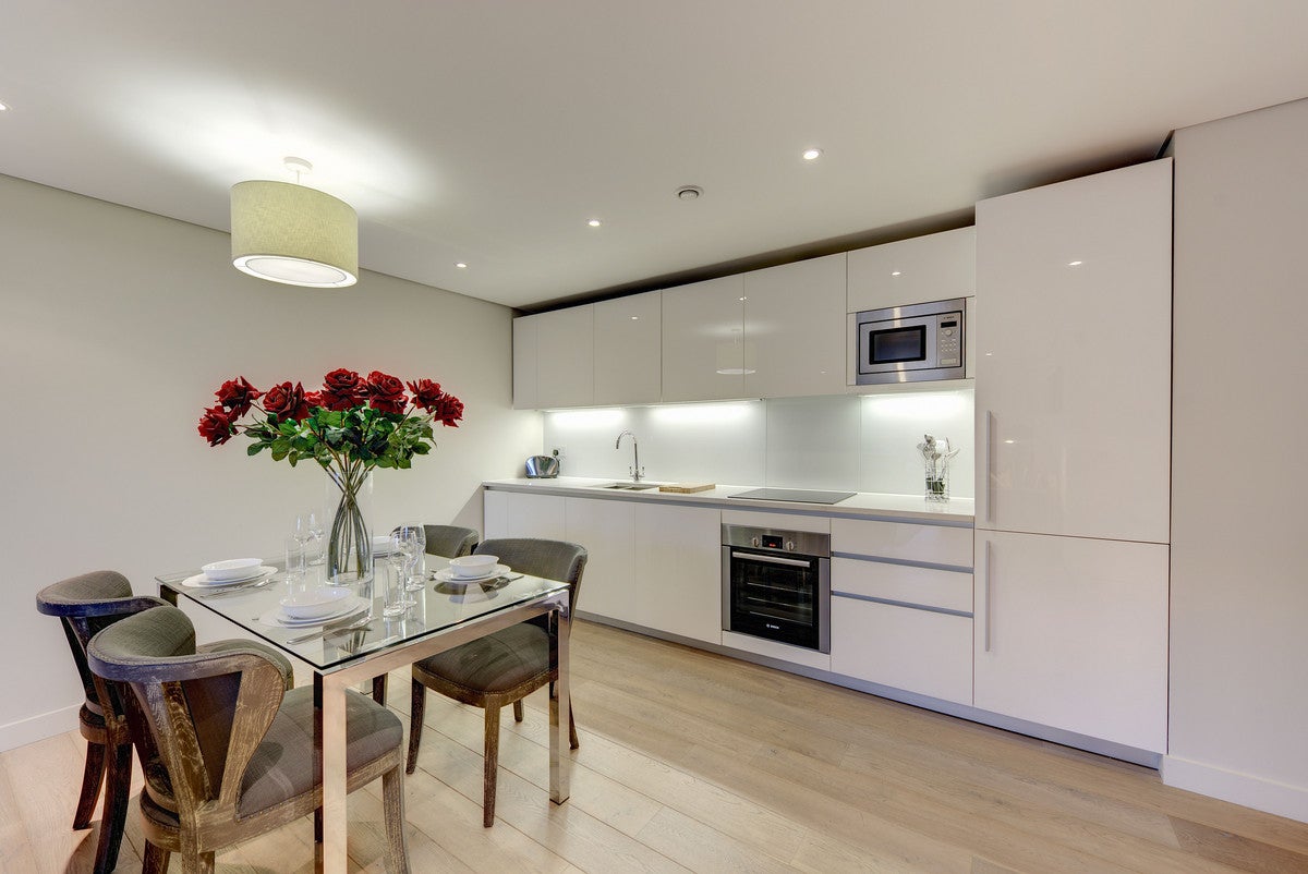 Flat Harbet Road in City of Westminster