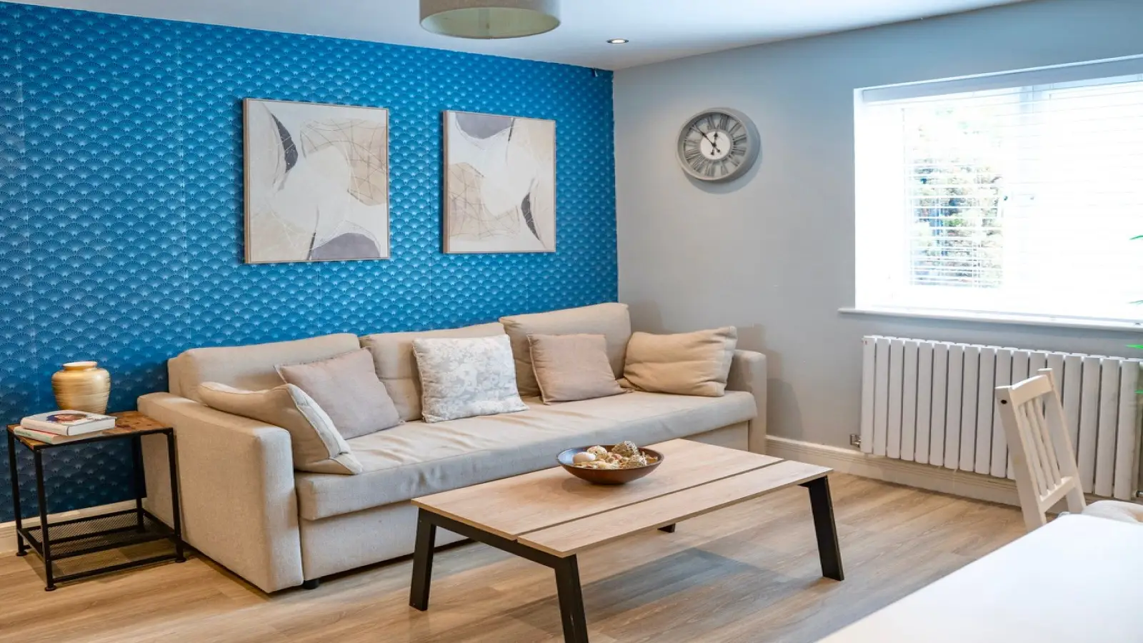 Flat Blenheim Way in Greater London