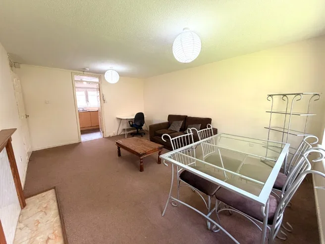 Flat St Mungo Avenue in Glasgow