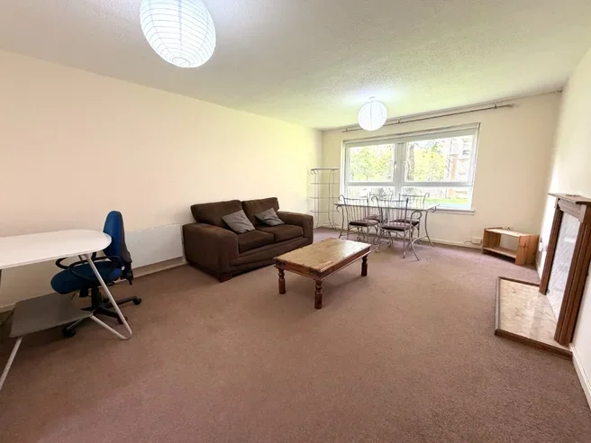 Flat St Mungo Avenue in Glasgow