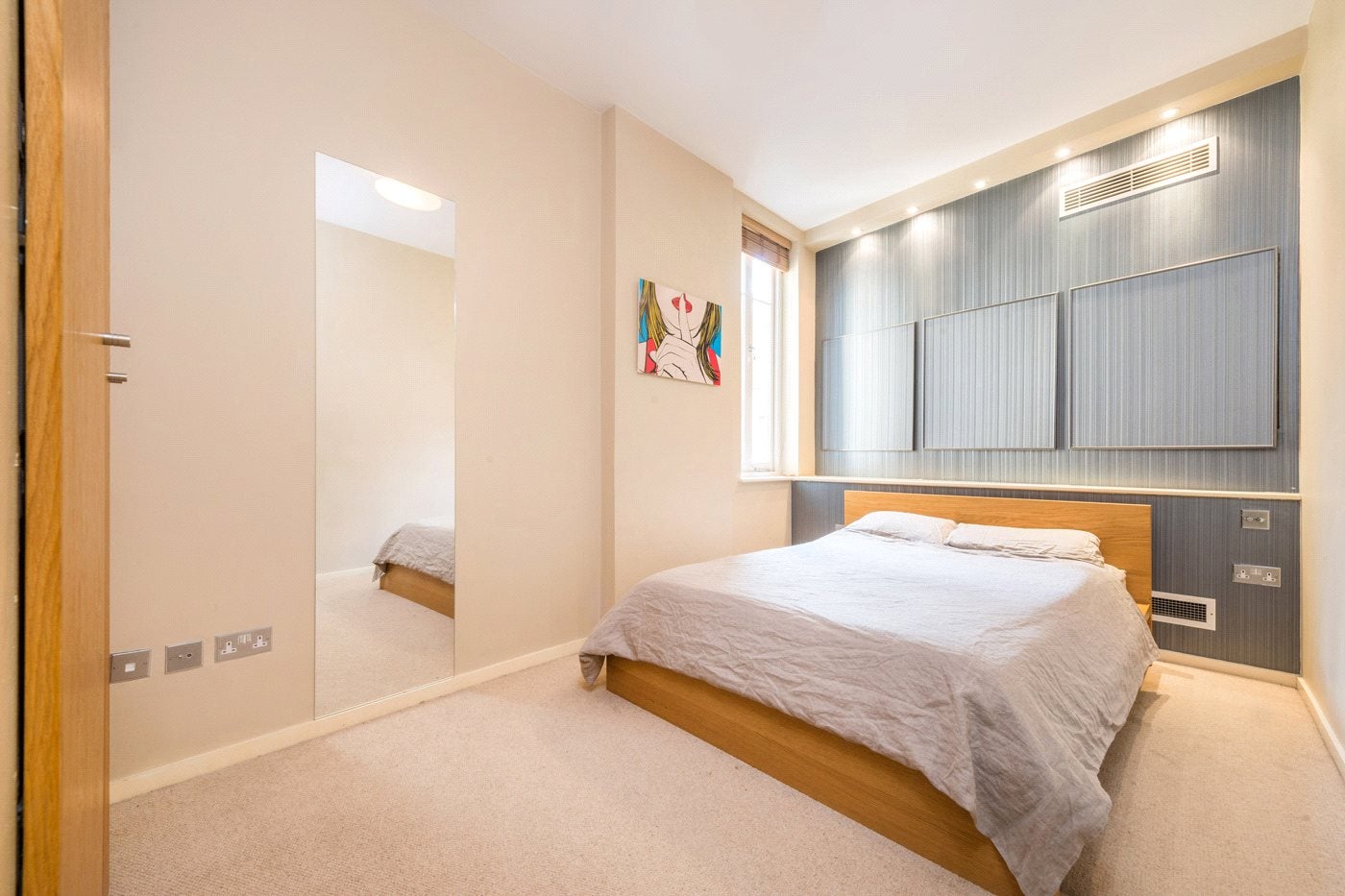 Flat Wardour Street in City of Westminster