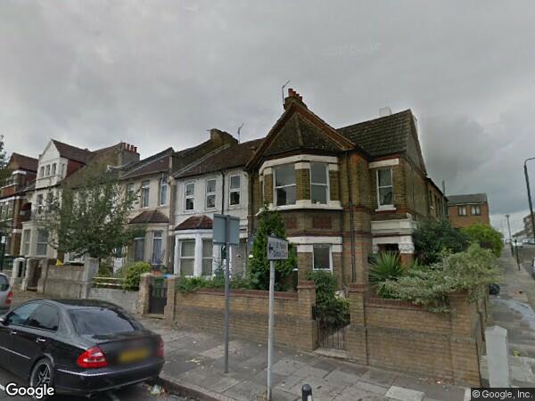 Flat Griffin Road in Greater London