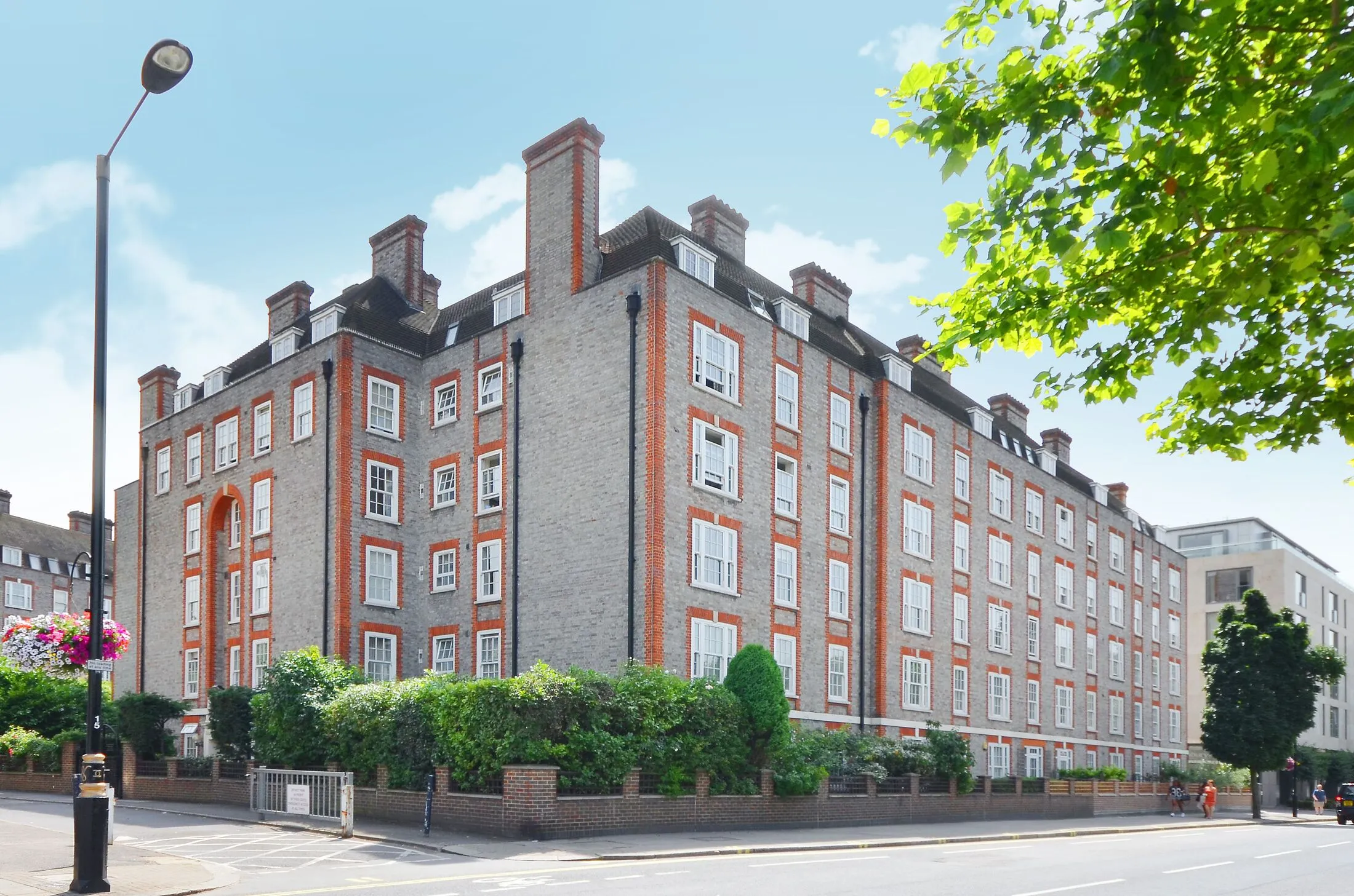Flat Gatliff Road in City of Westminster
