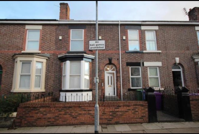 Flat Grey Road in Liverpool