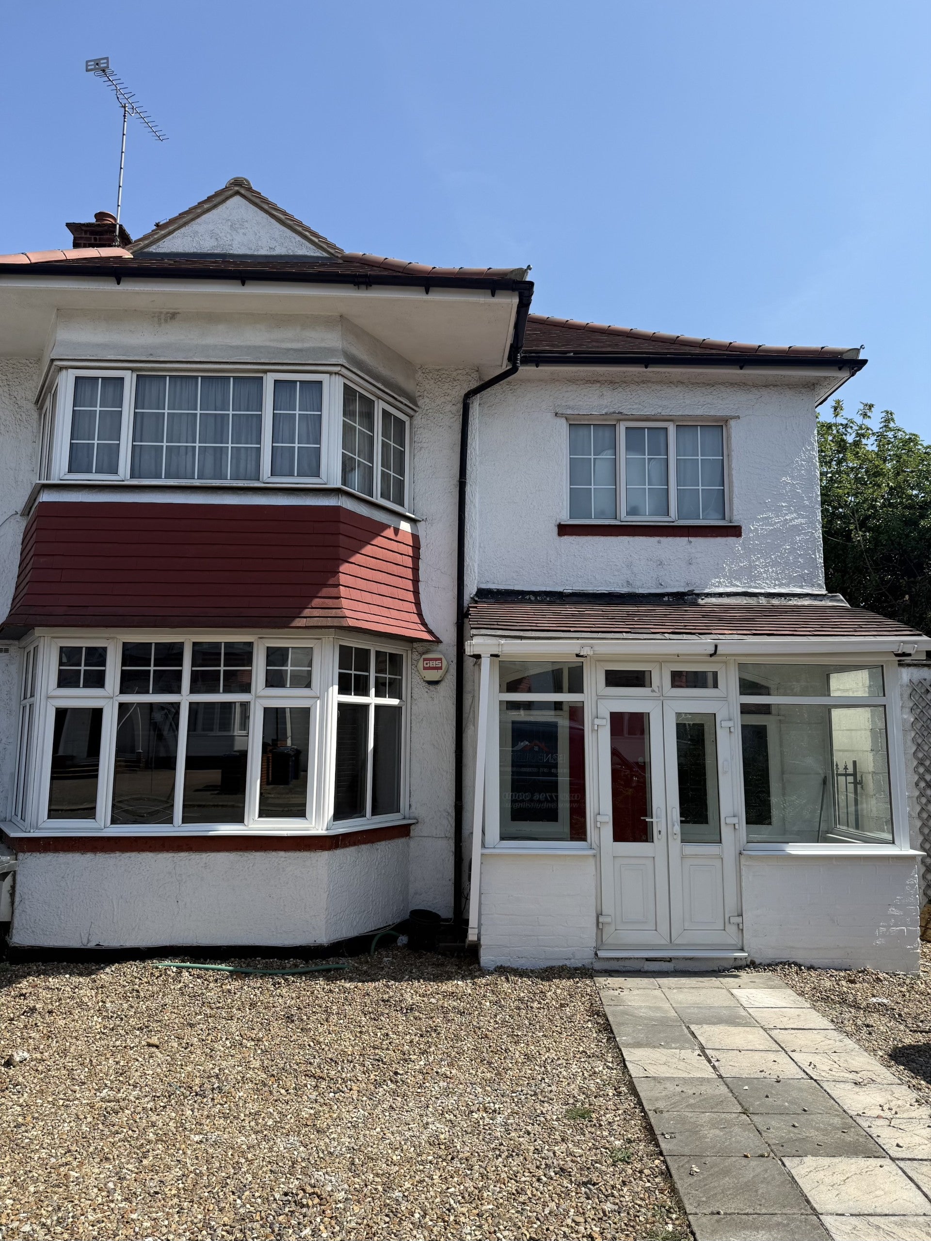 House Denehurst Gardens in Greater London