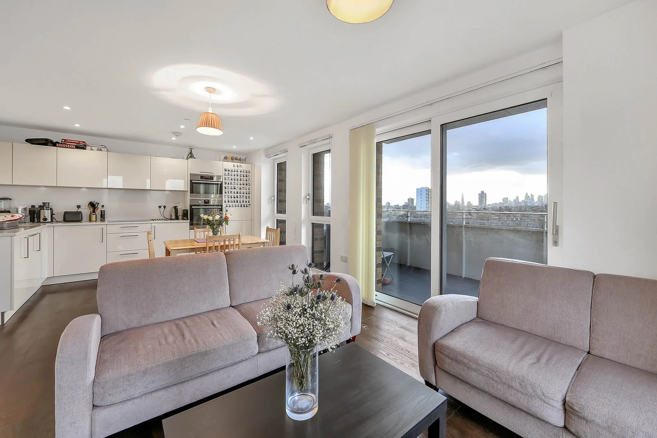 Flat Maltings Close in Greater London