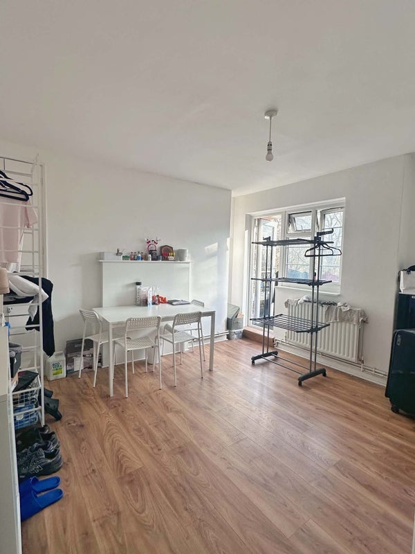 Room Shandy Street in Greater London