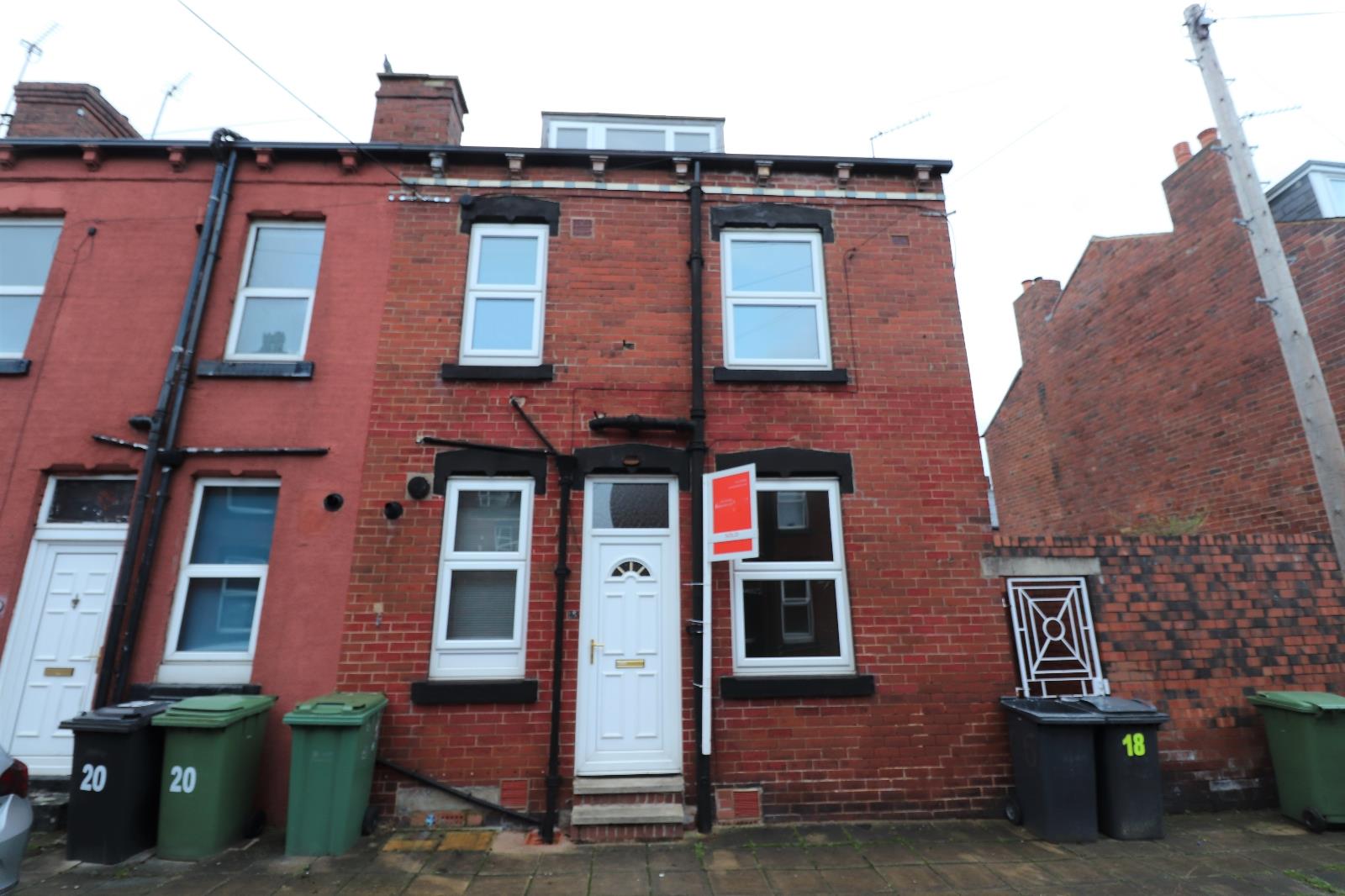 Flat Whingate Road in Leeds