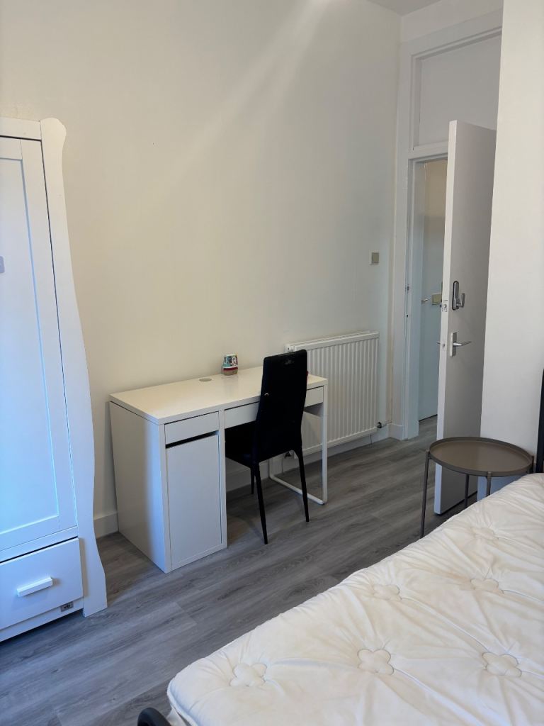 Flat Dowanhill Street in Glasgow