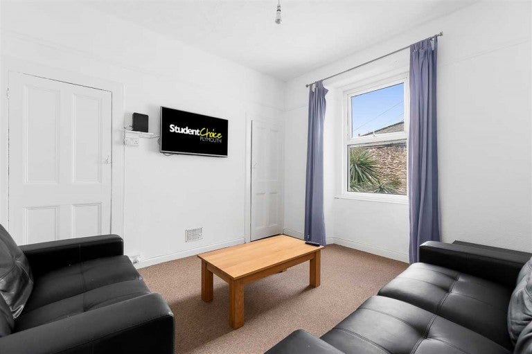 Flat Clifton Place in Plymouth
