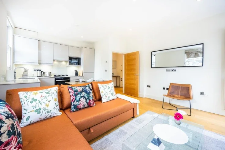 Flat Great Titchfield Street in City of Westminster