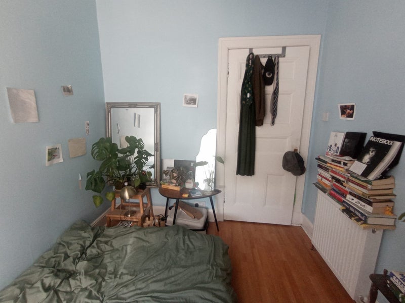 Room Letherby Drive in Glasgow