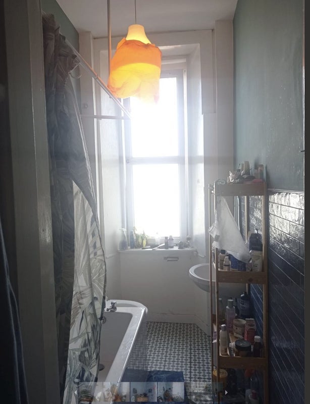 Room Letherby Drive in Glasgow