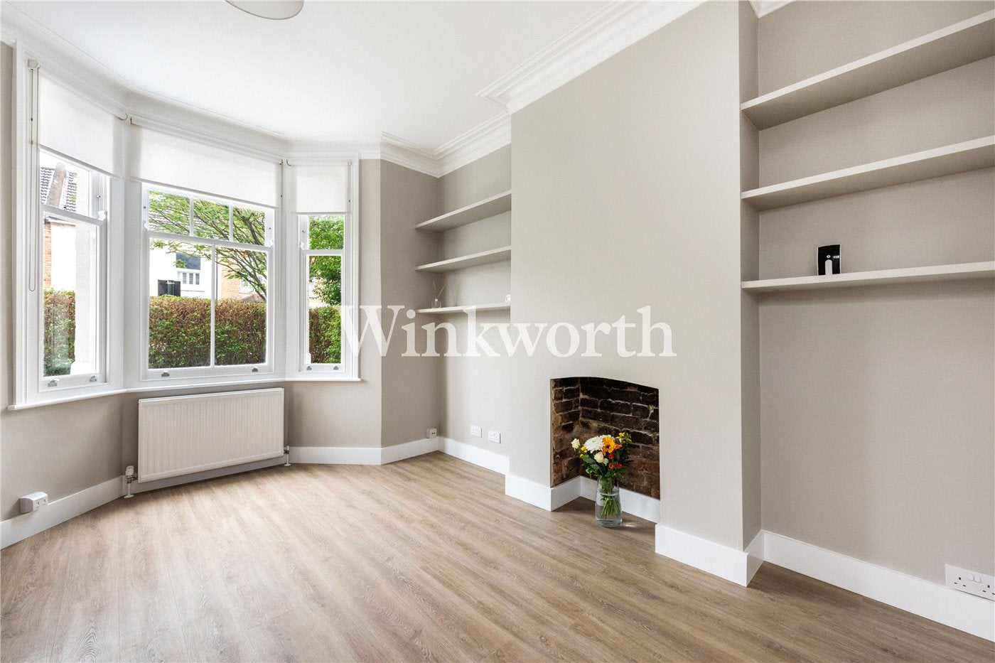 Flat Cheshire Road in Greater London