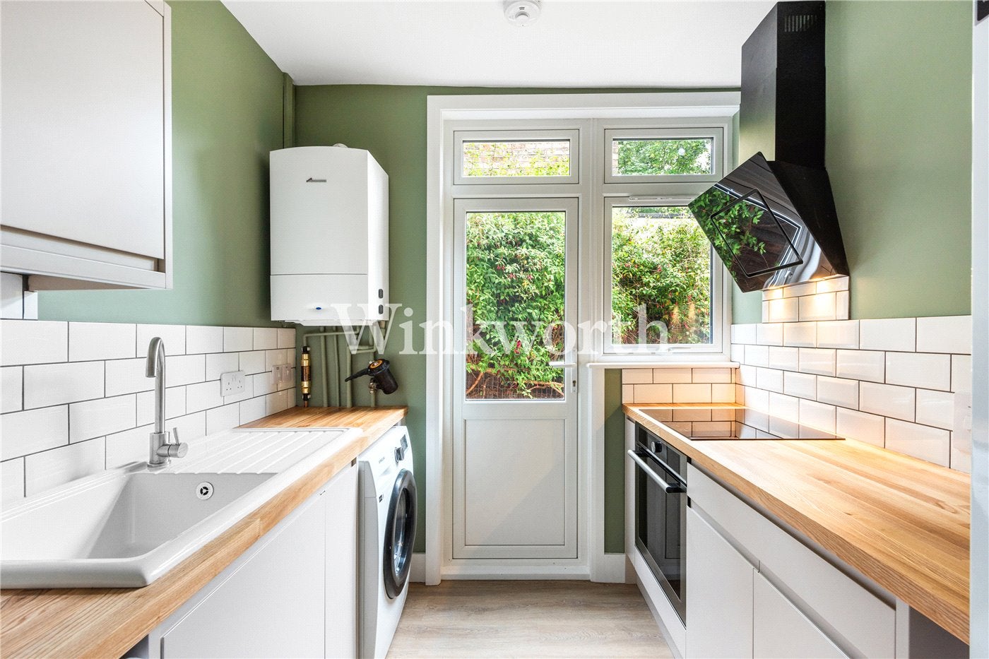 Flat Cheshire Road in Greater London