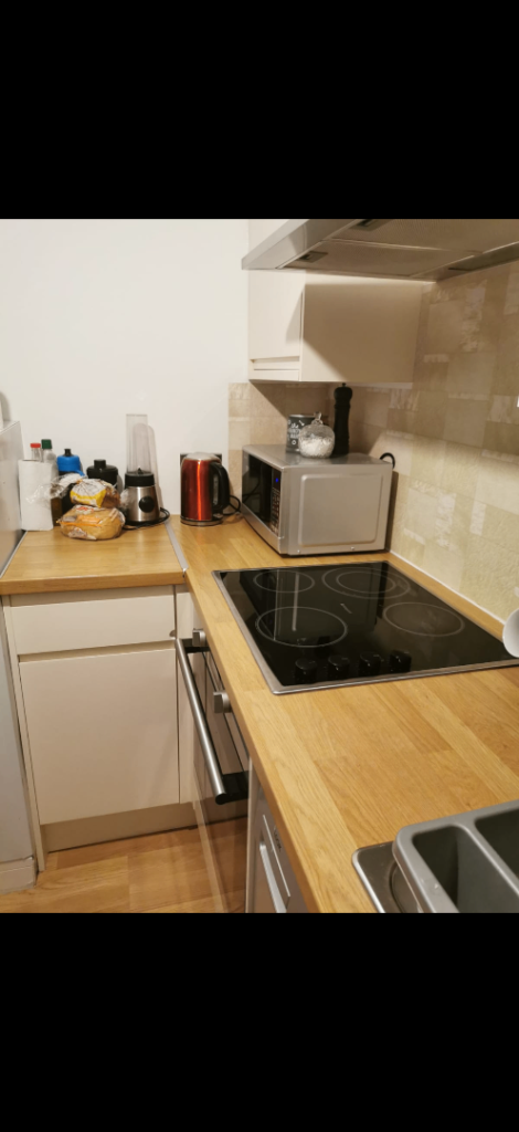 Flat Warrington Avenue in Slough