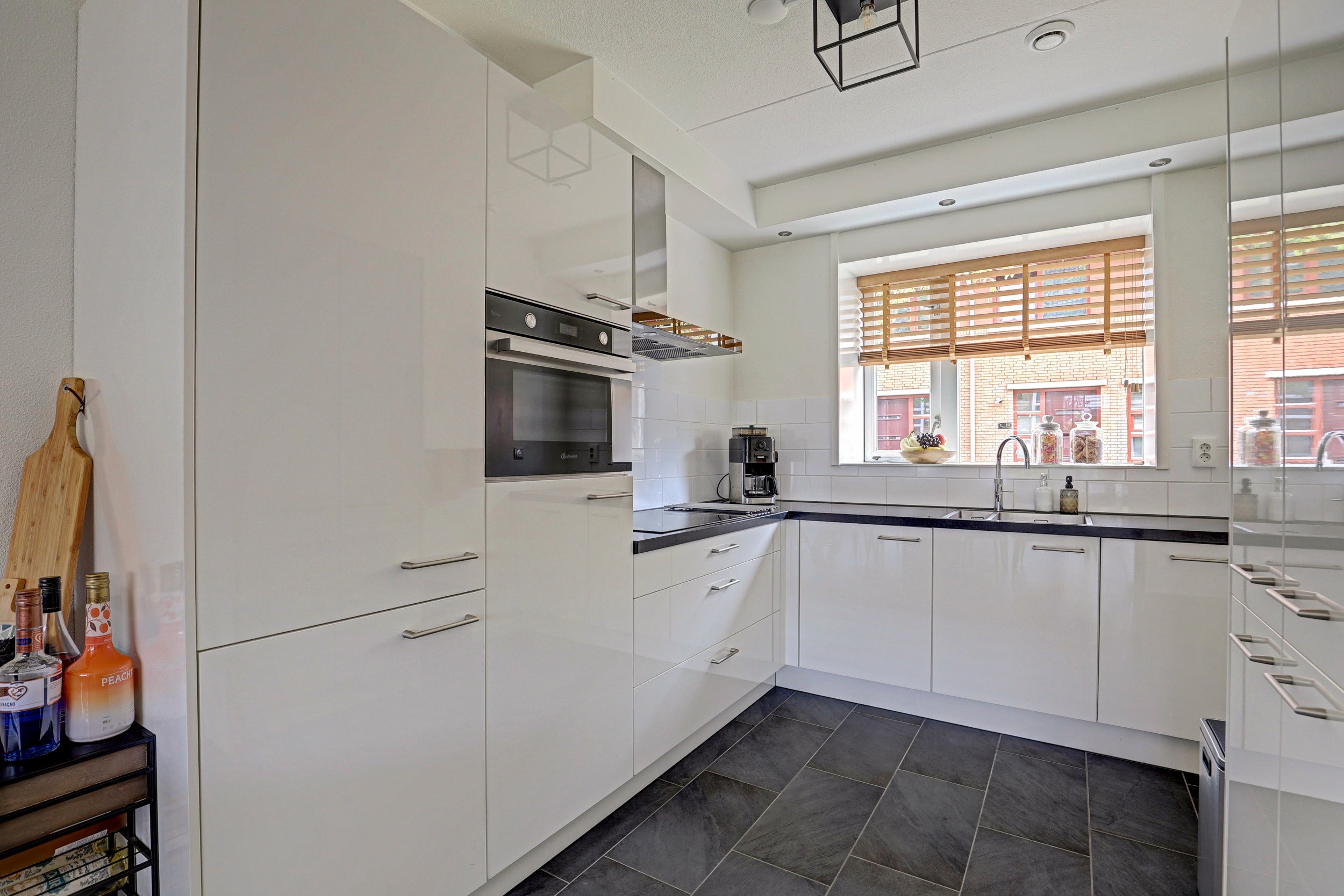 Tussenwoning te koop: Moerasvaren 52, Hendrik-Ido-Ambacht