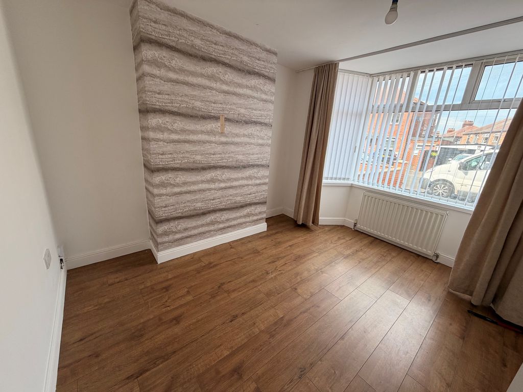 Flat Marondale Avenue in Newcastle upon Tyne