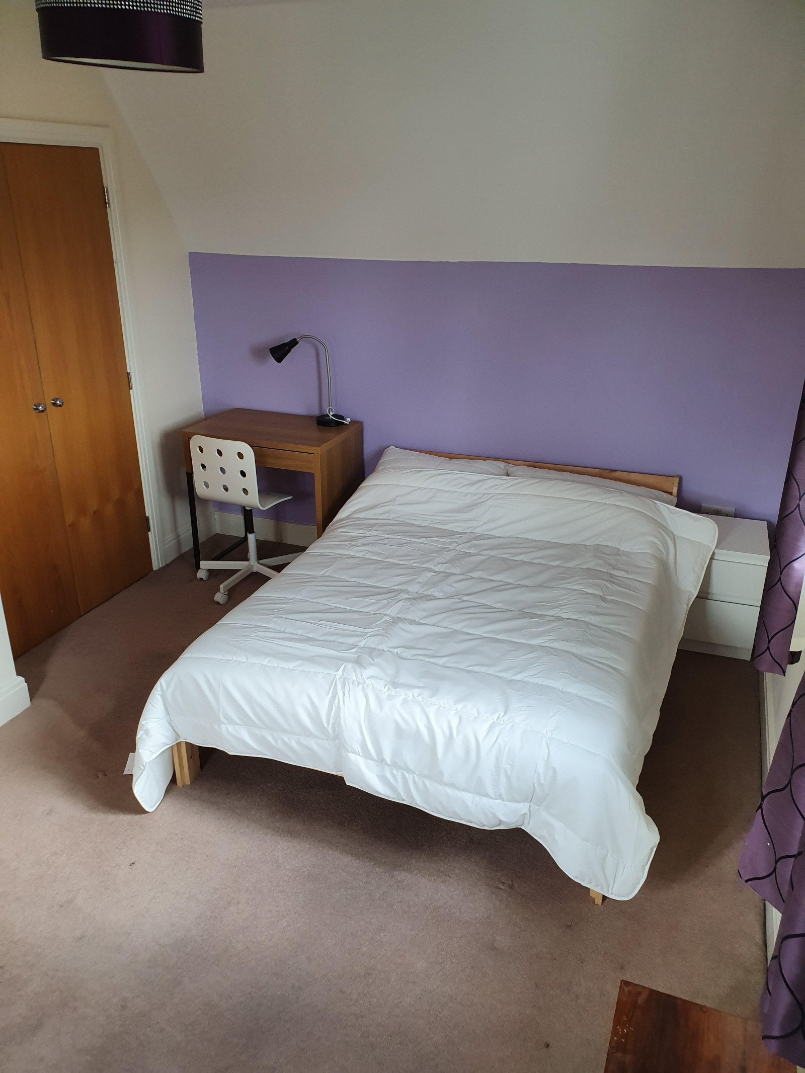 Room Warren Close in Waverley