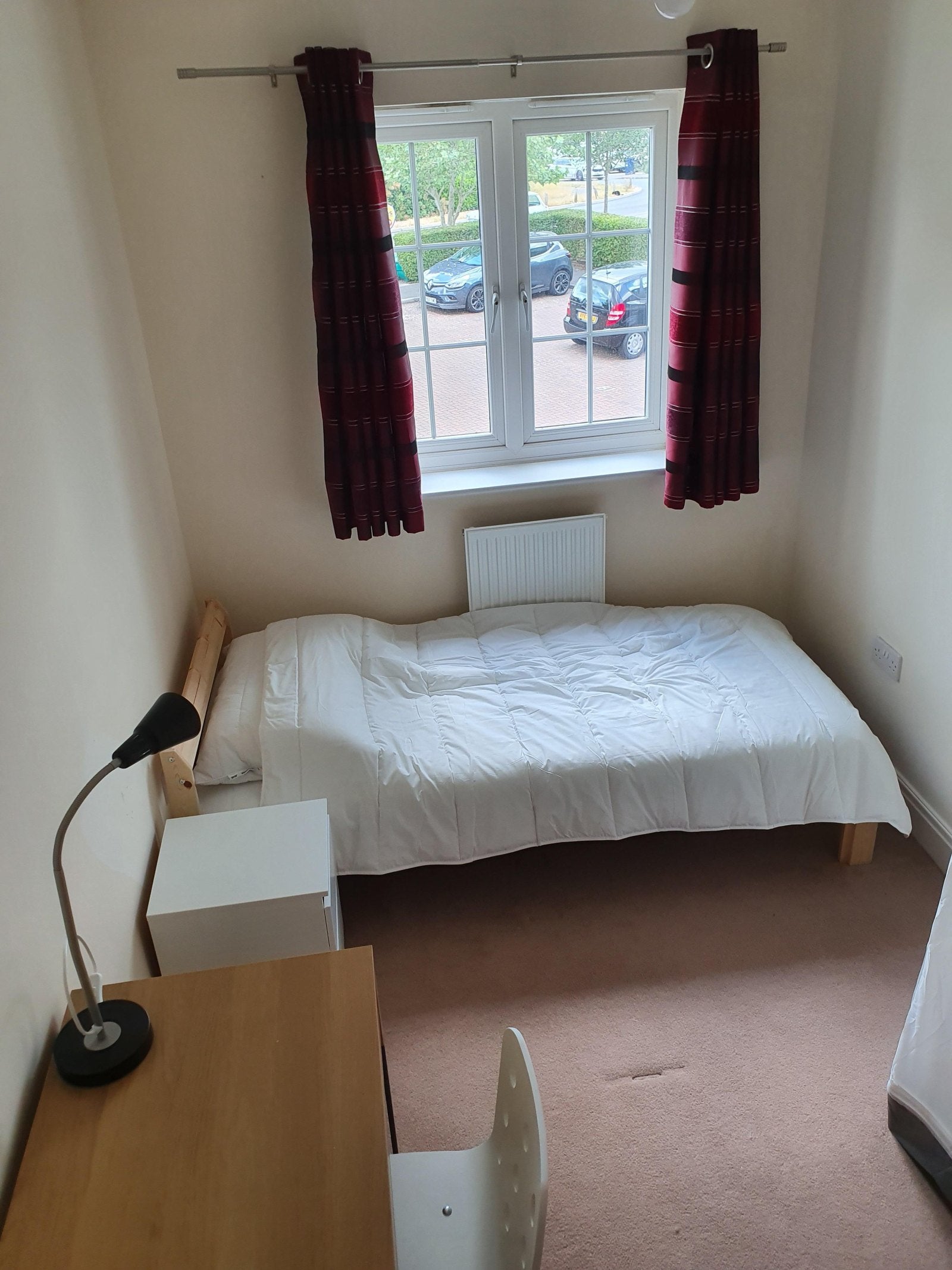 Room Warren Close in Waverley