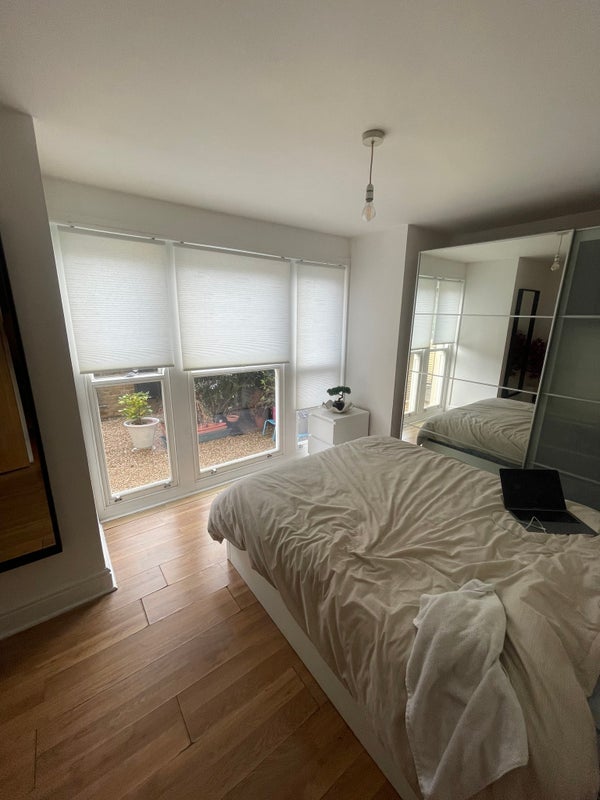 Flat Millbrook Road in Greater London