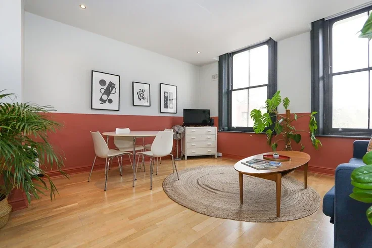 Flat Shoreditch High Street in Greater London