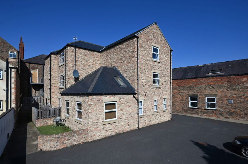 Flat Water Skellgate in Ripon