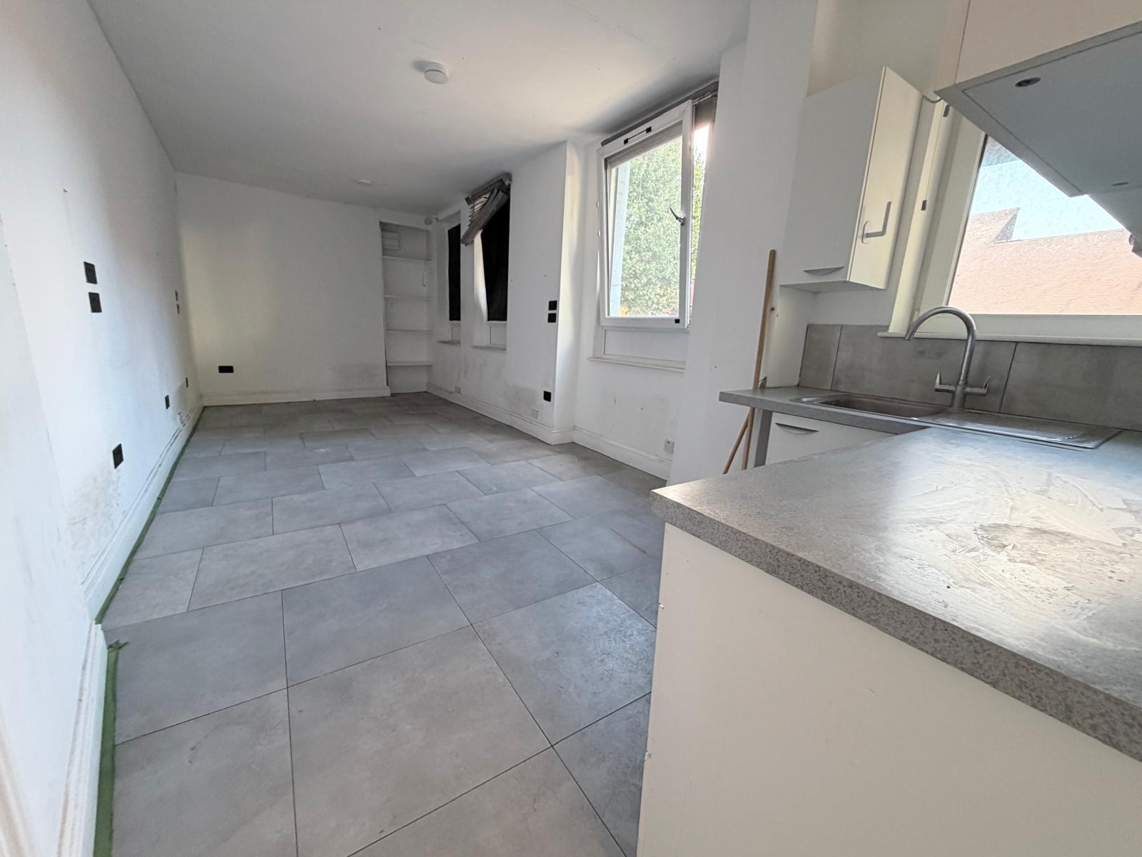 Flat Wentworth Street in Greater London
