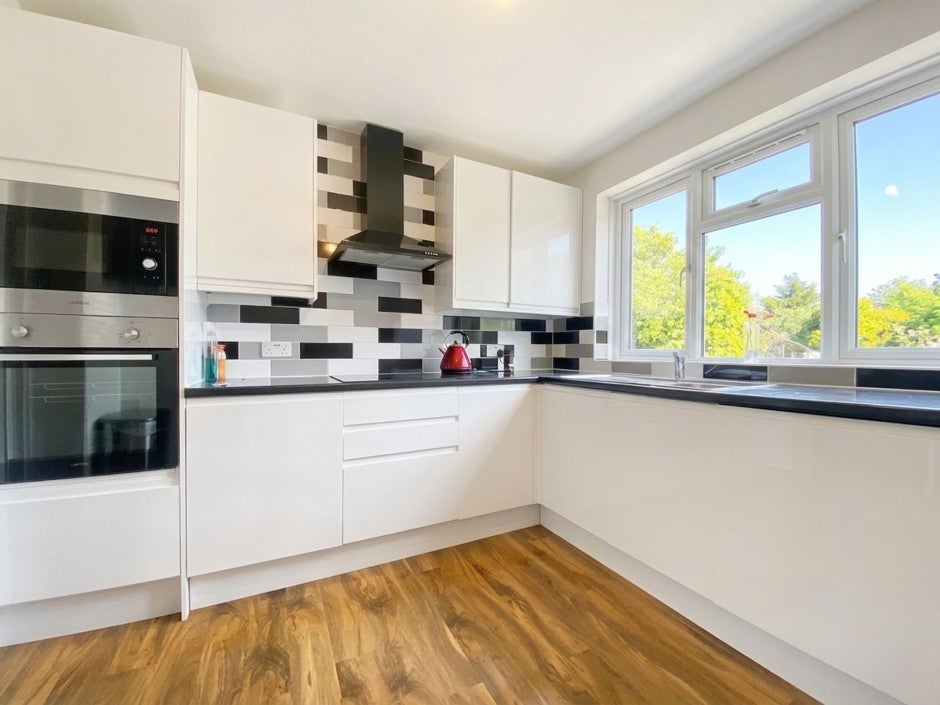 Flat Park Road East in Greater London