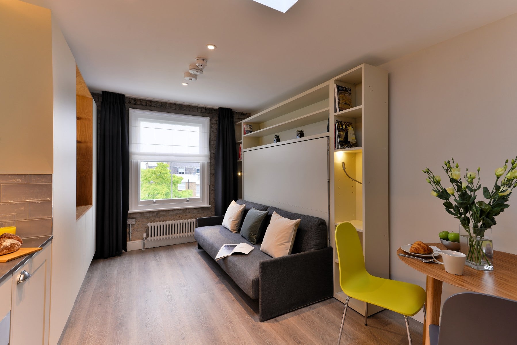 Flat Linden Gardens in Greater London